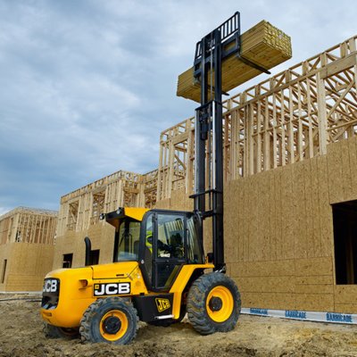 Forklift unloading machinery and industrial equipment in Rayleigh